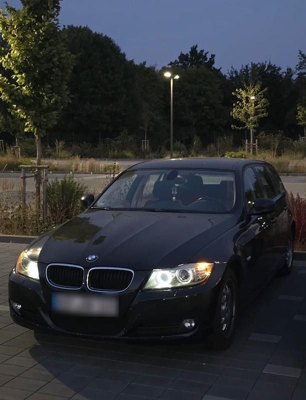 Gebraucht BMW 320 170 PS (125 kW) 2008 Blau Kombi