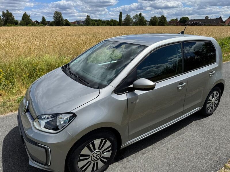 Silber Gebraucht 2017 VW e-up! Kleinwagen | 9.500 € (Fairer Preis) - Bild 1/4