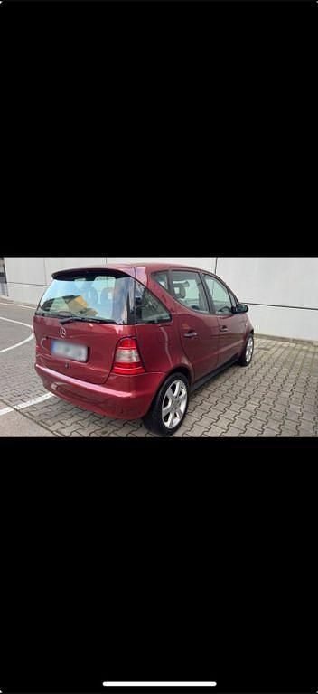 Gebraucht Mercedes 190 111 PS (81 kW) 2001 Rot Limousine