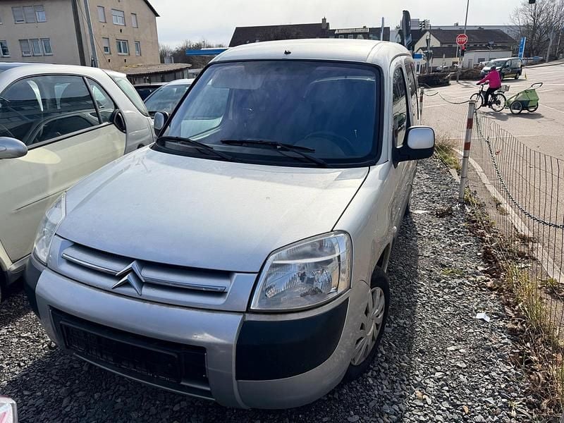 Gebraucht Citroën Berlingo 75 PS (55 kW) 2007 Silber Van / Kleinbus