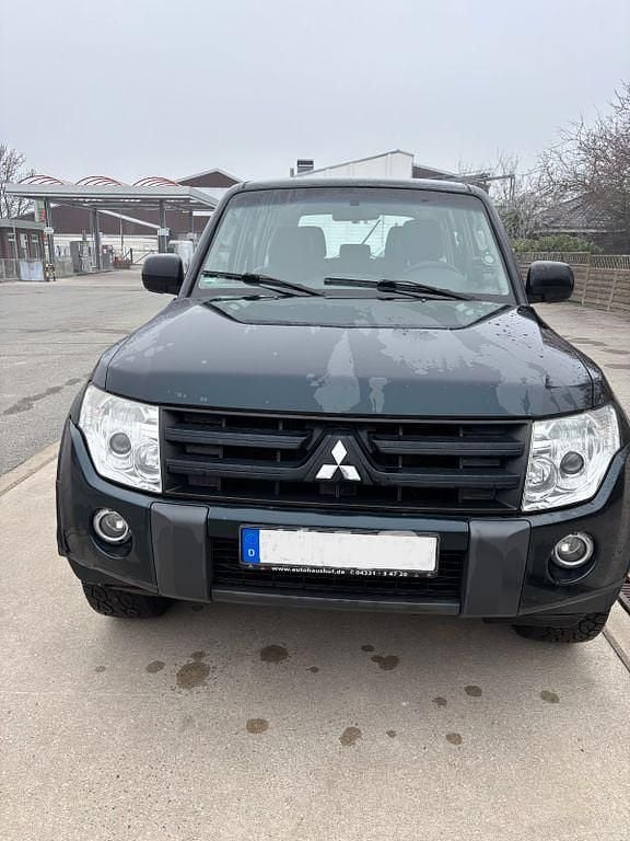 Gebraucht Mitsubishi Pajero 170 PS (125 kW) 2007 Grün SUV