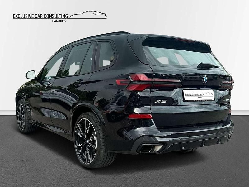Gebraucht BMW X5 M Sport 286 PS (210 kW) 2024 Black sapphire metallic SUV