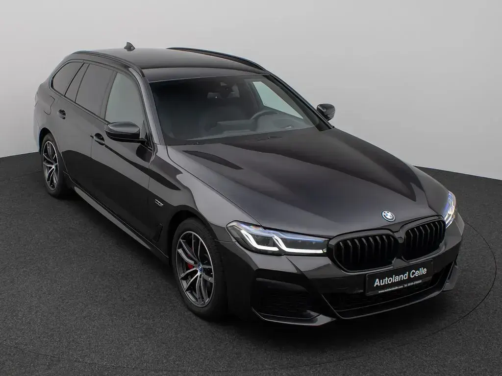 Gebraucht BMW 530e M Sport 292 PS (214 kW) 2023 Schwarz Limousine