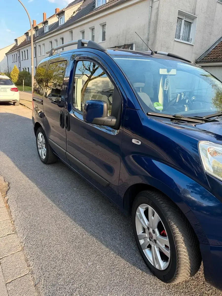 Gebraucht Fiat Qubo Trekking 77 PS (56 kW) 2013 Blau Van / Kleinbus