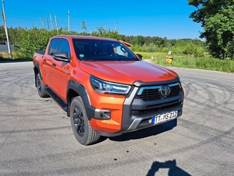 Orange Gebraucht 2023 Toyota HiLux Abholung | 49.900 € (Fairer Preis) - Bild 1/4