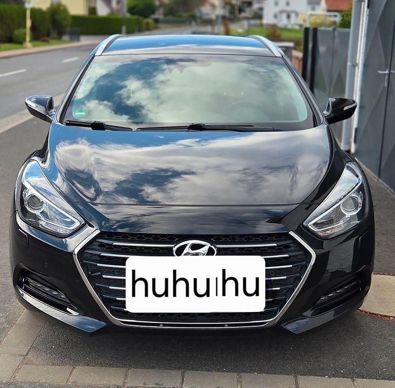 Schwarz Gebraucht 2017 Hyundai i40 Premium Kombi | 7.999 € (Fairer Preis) - Bild 1/4