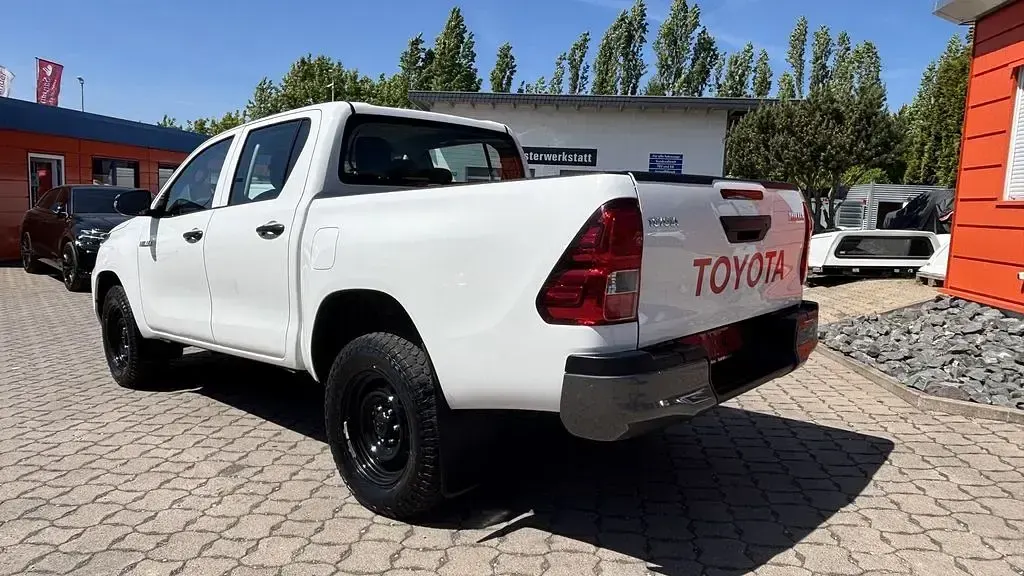 Gebraucht Toyota HiLux 150 PS (110 kW) 2021 Weiß Pickup