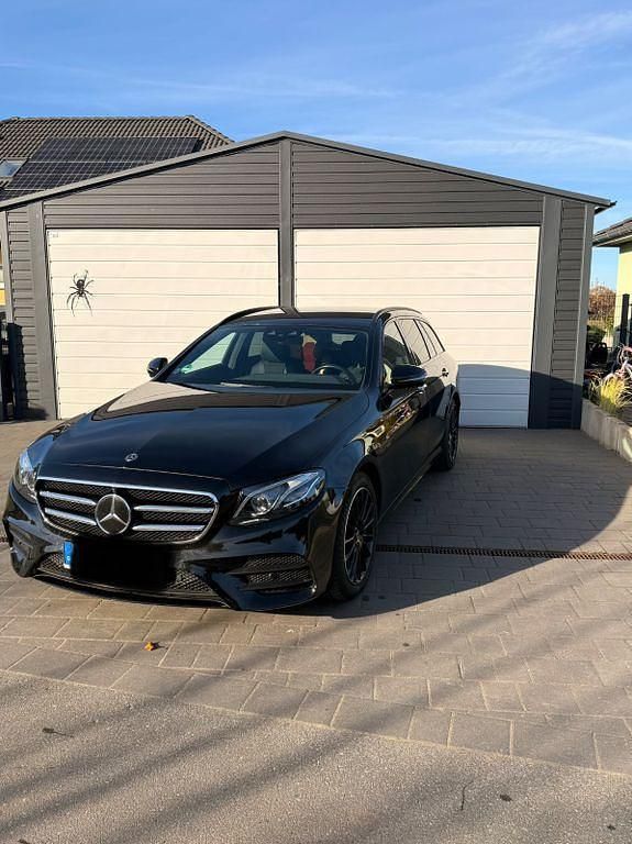 Gebraucht Mercedes E300 AMG 306 PS (225 kW) 2020 Schwarz Kombi
