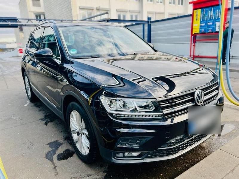 Schwarz Gebraucht 2019 VW Tiguan IQ Drive SUV | 22.000 € (Guter Preis) - Bild 1/4