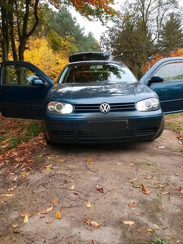Second-hand VW Golf IV 2003 Verde Hatchback