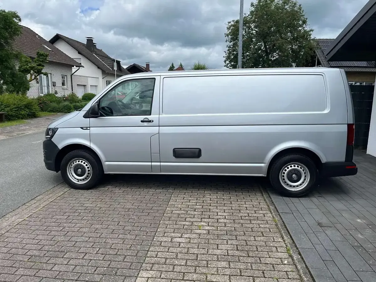 Gebraucht VW Transporter 114 PS (83 kW) 2019 Reflexsilber metallic Van