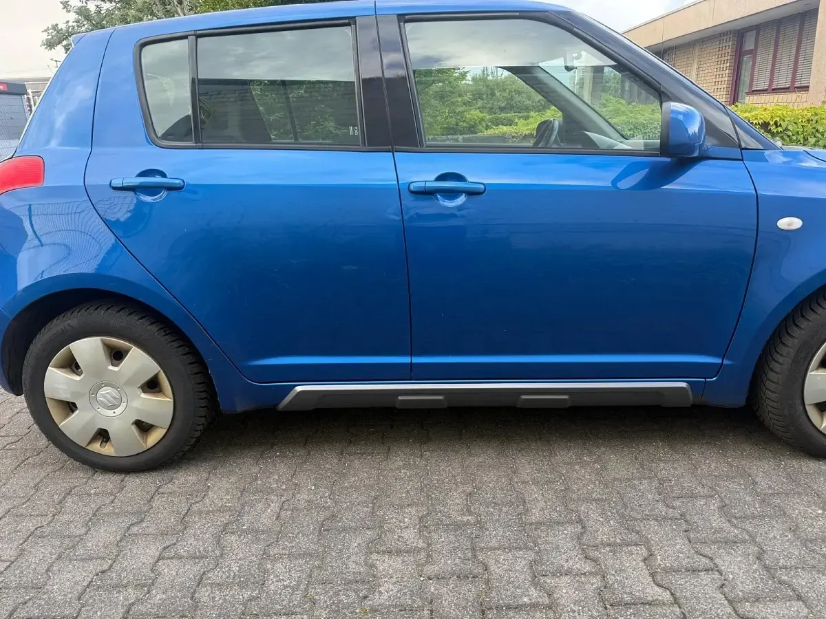 Gebraucht Suzuki Swift 94 PS (69 kW) 2010 Blau Kleinwagen
