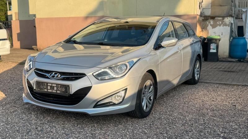 Silber Gebraucht 2013 Hyundai i40 Kombi | 6.000 € (Guter Preis) - Bild 1/4