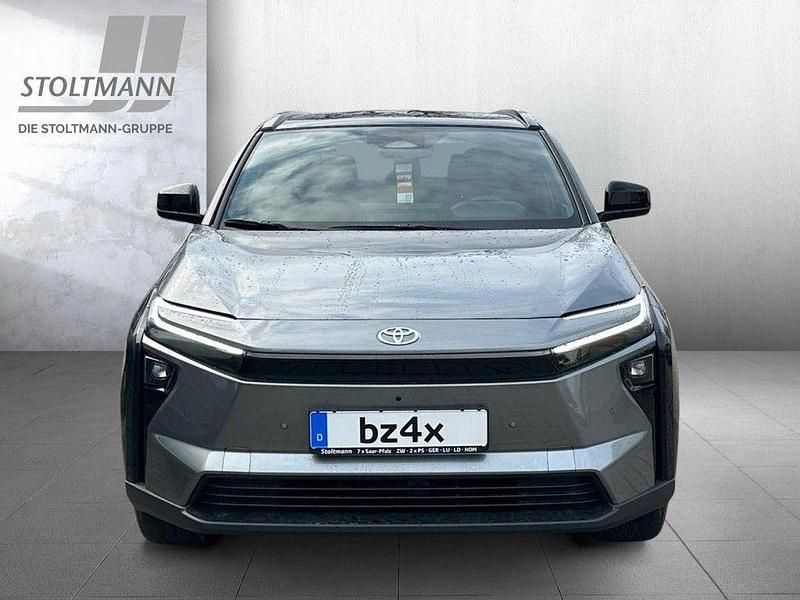 Gebraucht Toyota bZ4X Lounge 252 kW (343 PS) 2025 Precious metal grey metallic / black SUV