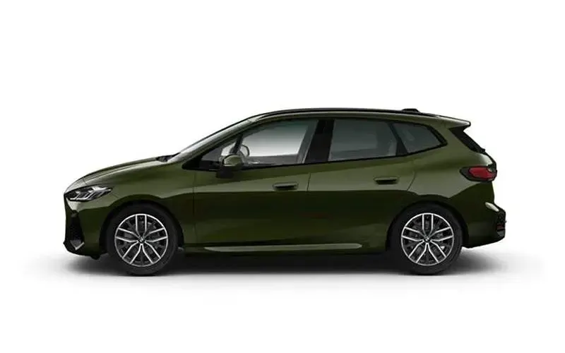 Neu BMW 218 Luxury Line 136 PS (100 kW) 2026 Grün Coupé