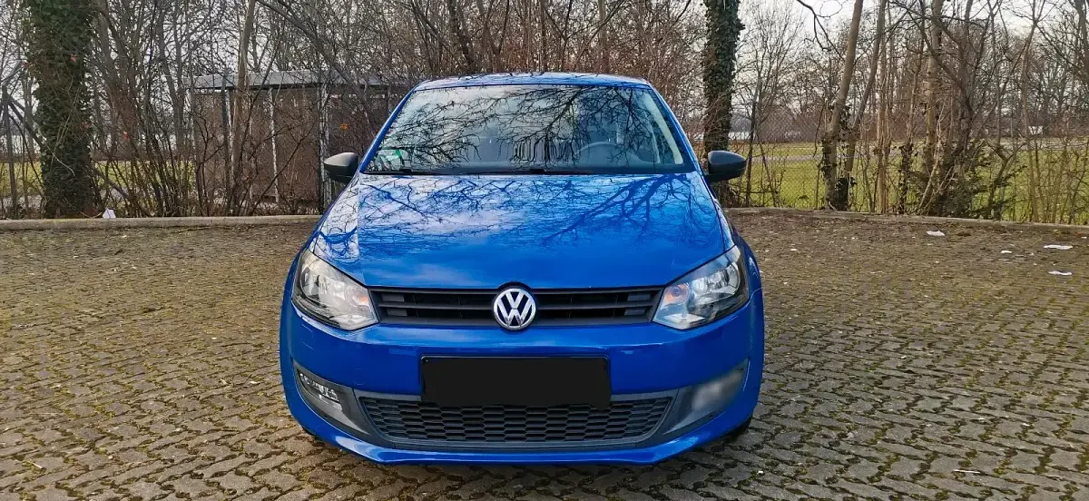 Gebraucht VW Polo 70 PS (51 kW) 2011 Blau Kleinwagen