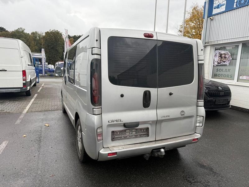 Gebraucht Opel Vivaro 135 PS (99 kW) 2006 Silber Van / Kleinbus
