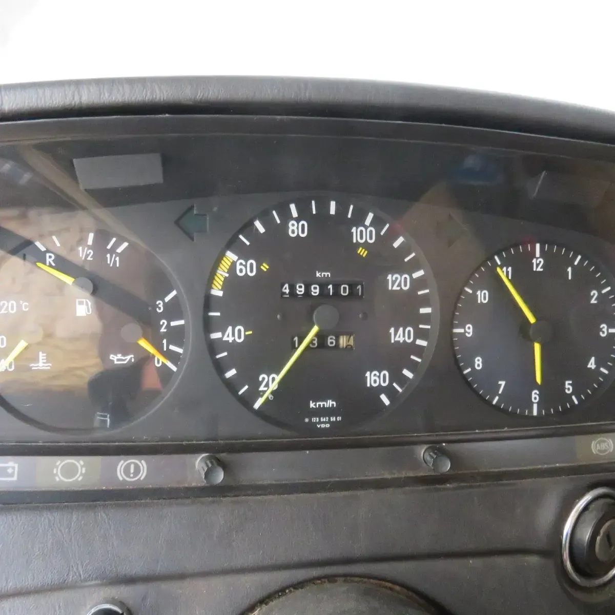 Gebraucht Mercedes 240 72 PS (52 kW) 1984 Weiß Kombi
