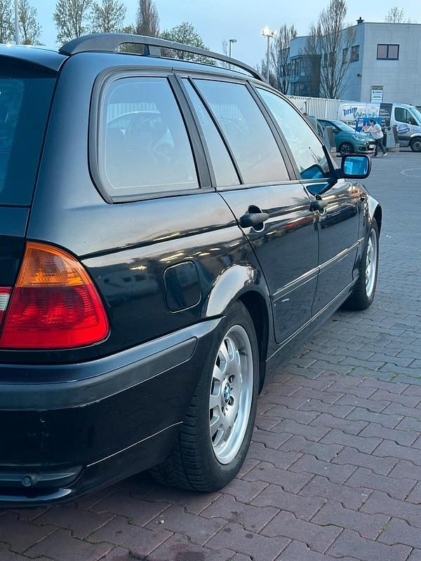 Gebraucht BMW 320 2002 Schwarz Kombi