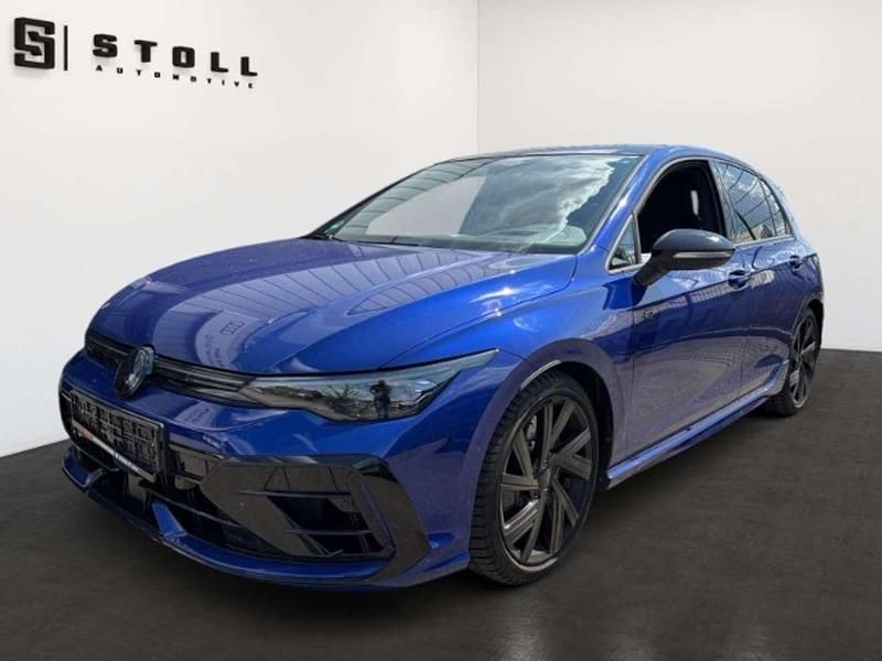 Blau Gebraucht 2024 VW Golf VIII Black Edition Limousine | 55.490 € - Bild 1/4