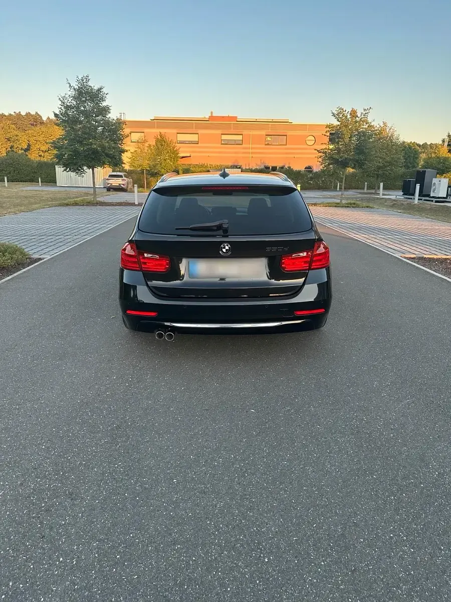 Gebraucht BMW 330 Luxury Line 258 PS (189 kW) 2014 Schwarz Kombi