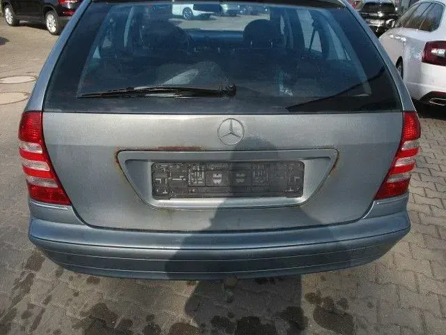 Second-hand Mercedes C200 Avantgarde 122 CP (89 kW) 2004 Gri Berlinǎ