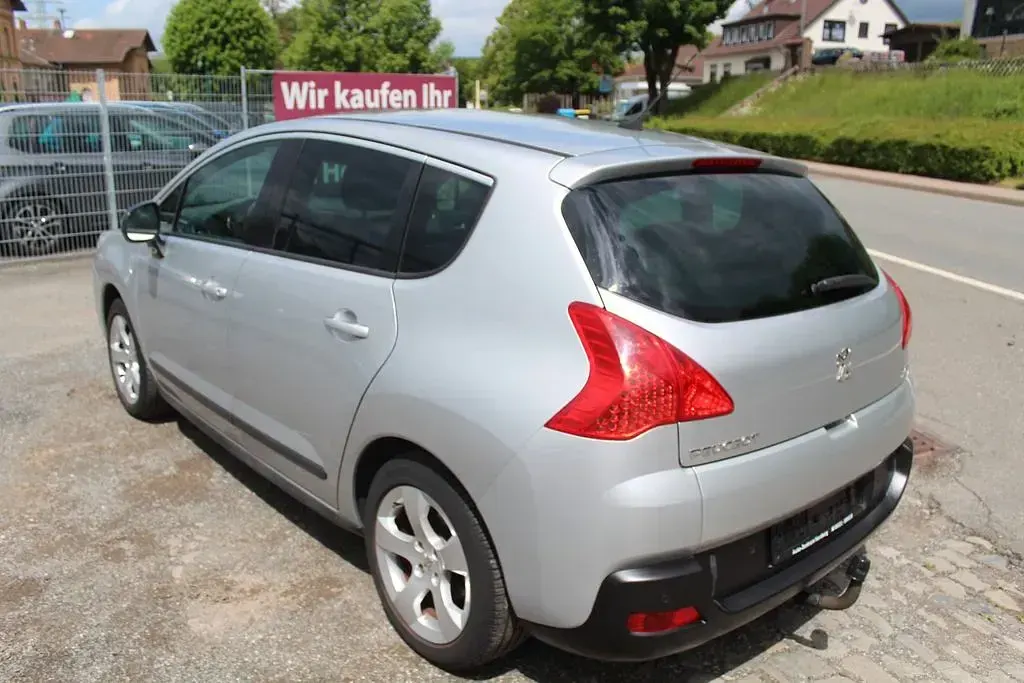 Gebraucht Peugeot 3008 Active 156 PS (114 kW) 2012 Grau Kombi