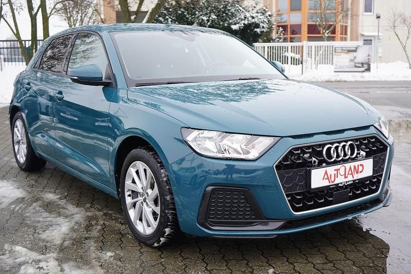 Gebraucht Audi A1 Sportback Advanced 95 PS (69 kW) 2020 Grün Kleinwagen