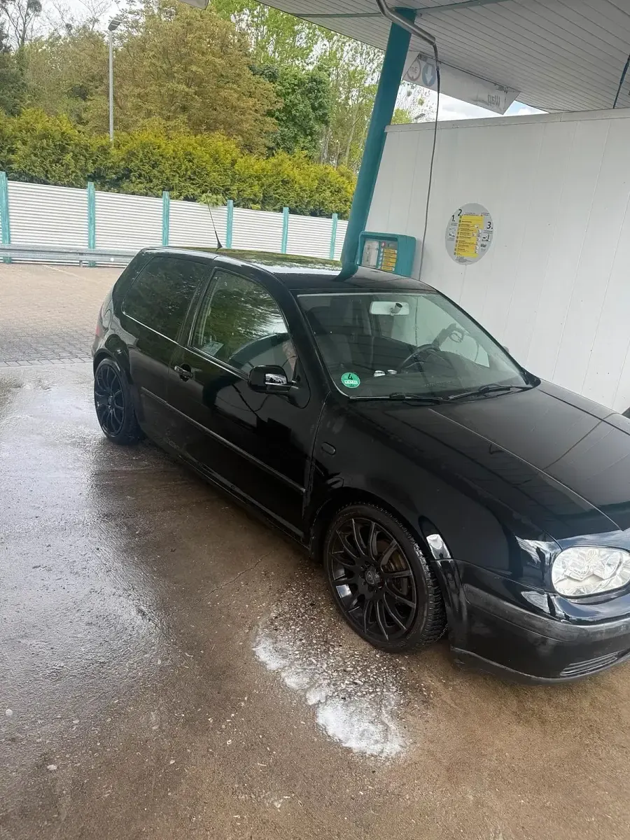 Gebraucht VW Golf IV 105 PS (77 kW) 2000 Schwarz Kleinwagen