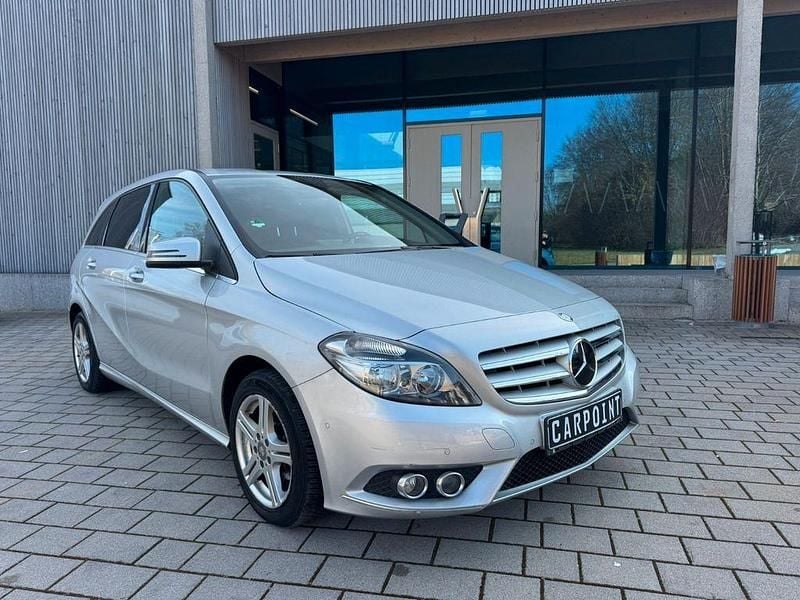 Gebraucht Mercedes B180 109 PS (80 kW) 2014 Silber Van / Kleinbus