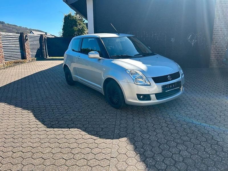 Gebraucht Suzuki Swift Comfort 92 PS (67 kW) 2009 Silber Kleinwagen