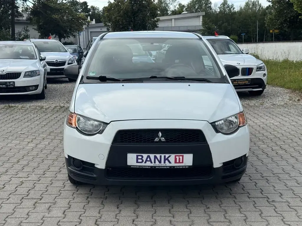 Gebraucht Mitsubishi Colt 75 PS (55 kW) 2013 Weiß Kleinwagen