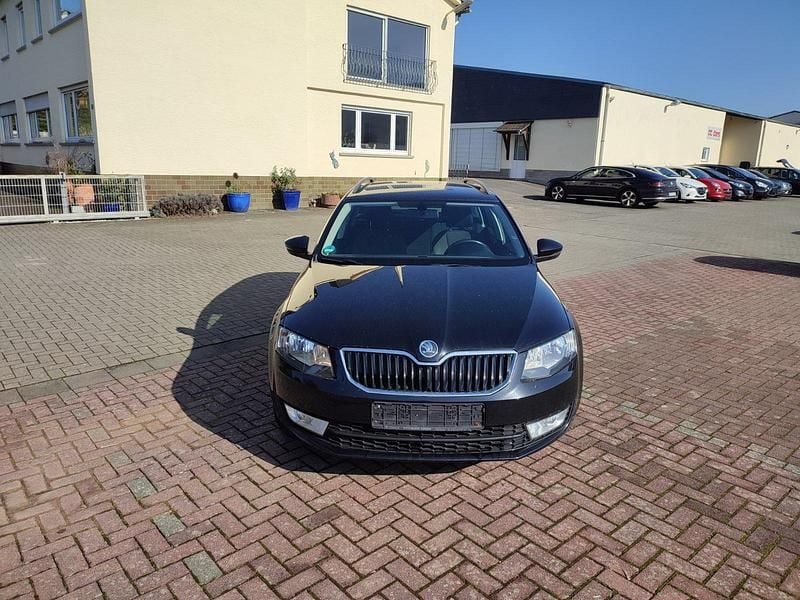Gebraucht Skoda Octavia Elegance 105 PS (77 kW) 2014 Schwarz Kleinwagen