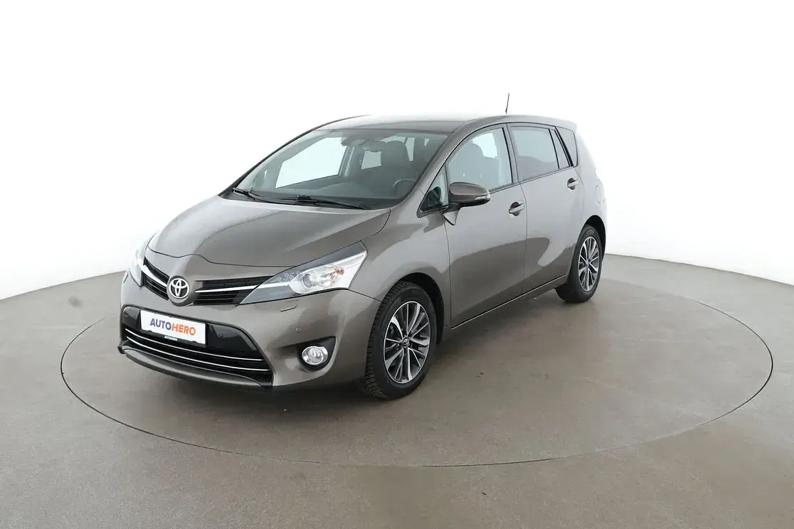 Gebraucht Toyota Verso Executive 147 PS (108 kW) 2016 Van / Kleinbus