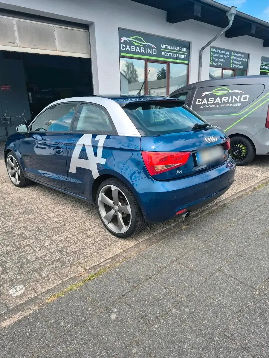 Gebraucht Audi A1 Ambition 90 PS (66 kW) 2011 Blau Kleinwagen
