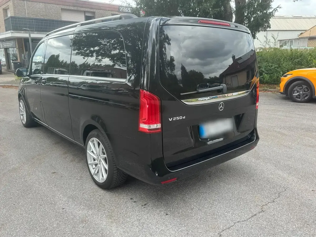 Gebraucht Mercedes V250 Avantgarde 190 PS (139 kW) 2017 Schwarz Van / Kleinbus