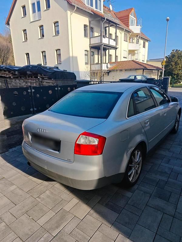 Gebraucht Audi A4 102 PS (75 kW) 2002 Silber Limousine