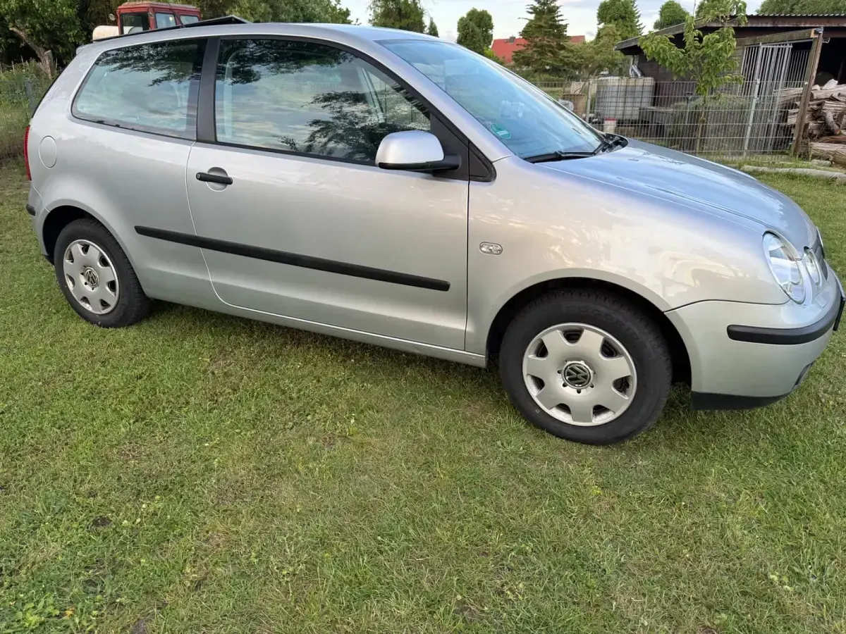 Gebraucht VW Polo 64 PS (47 kW) 2003 Silber Kleinwagen