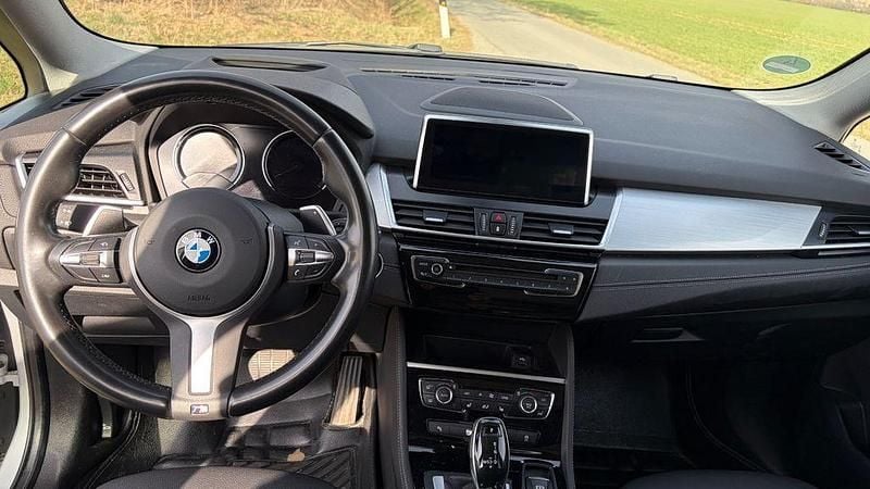Gebraucht BMW 218 Gran Tourer 150 PS (110 kW) 2019 Silber Van / Kleinbus