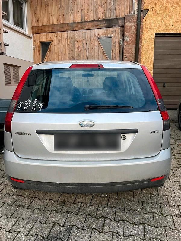 Gebraucht Ford Fiesta 95 PS (69 kW) 2004 Grau Kleinwagen