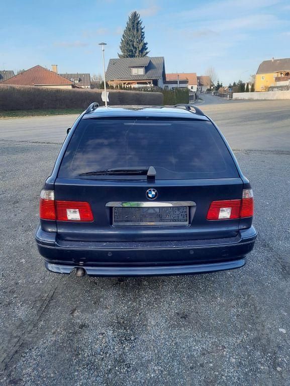 Gebraucht BMW 525 Exclusive 163 PS (119 kW) 2002 Blau Kombi