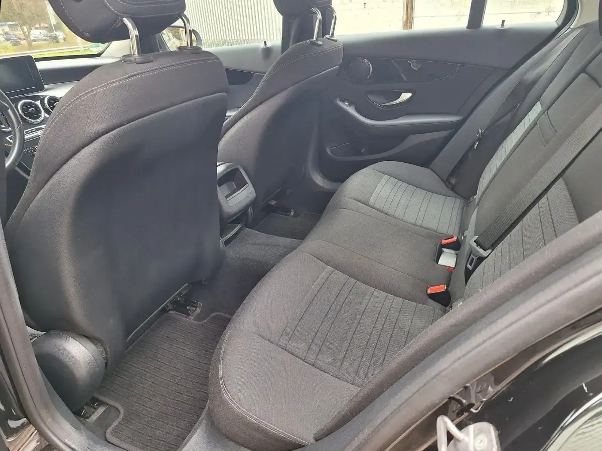 Gebraucht Mercedes C180 Edition 156 PS (114 kW) 2017 Schwarz Limousine