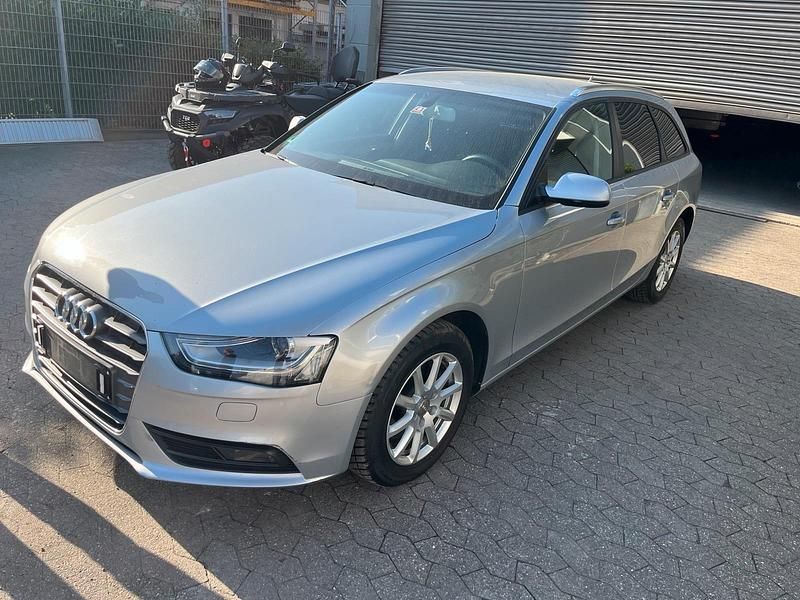 Gebraucht Audi A4 150 PS (110 kW) 2015 Silber Kombi