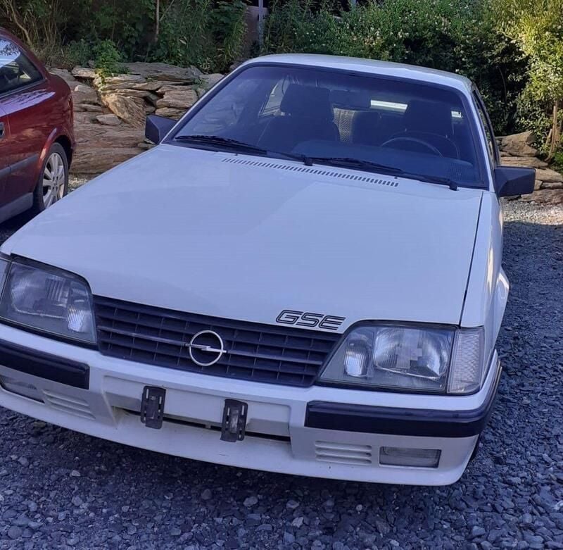 Weiß Gebraucht 1984 Opel Senator Coupé | 12.200 € - Bild 1/4