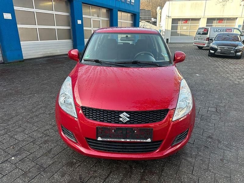 Gebraucht Suzuki Swift 94 PS (69 kW) 2013 Rot Kleinwagen