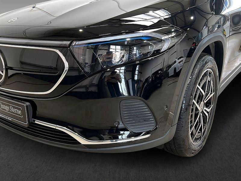 Gebraucht Mercedes EQA300 Progressive 167 kW (228 PS) 2023 Schwarz SUV