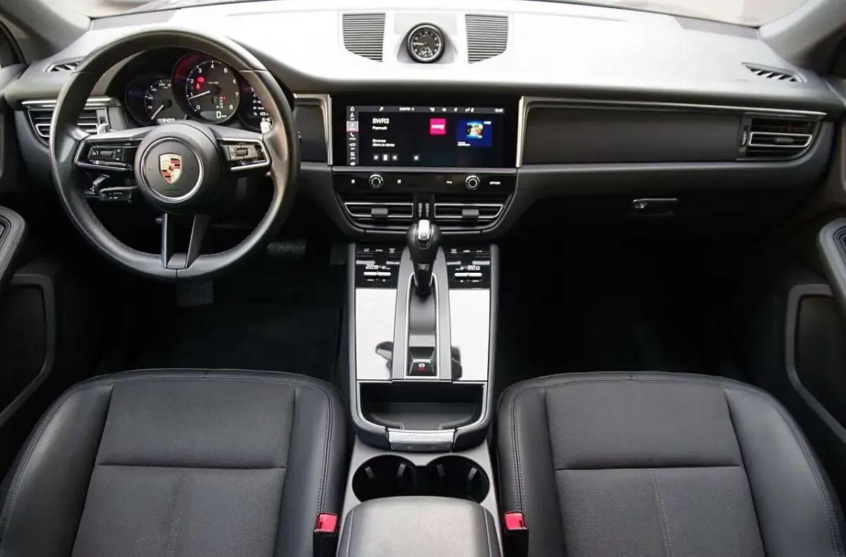 Gebraucht Porsche Macan 265 PS (194 kW) 2022 Schwarz SUV