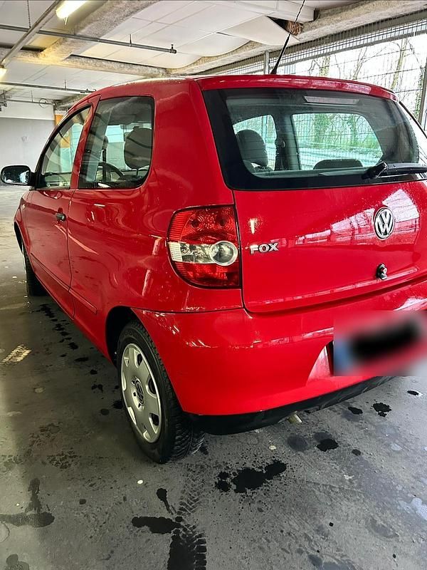 Gebraucht VW Fox Style 54 PS (39 kW) 2009 Rot Kleinwagen