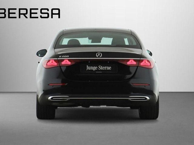 Gebraucht Mercedes E200 Avantgarde 204 PS (150 kW) 2024 Schwarz Limousine