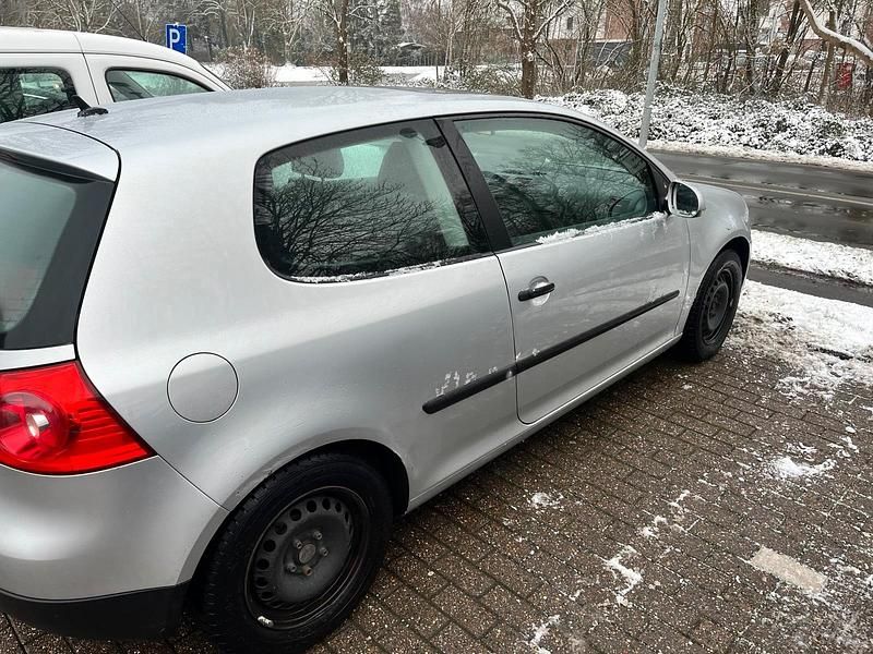 Gebraucht VW Golf V 125 PS (91 kW) 2004 Silber Kleinwagen